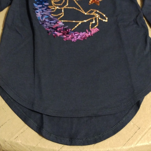 Girls shirt - Picture 2 of 4